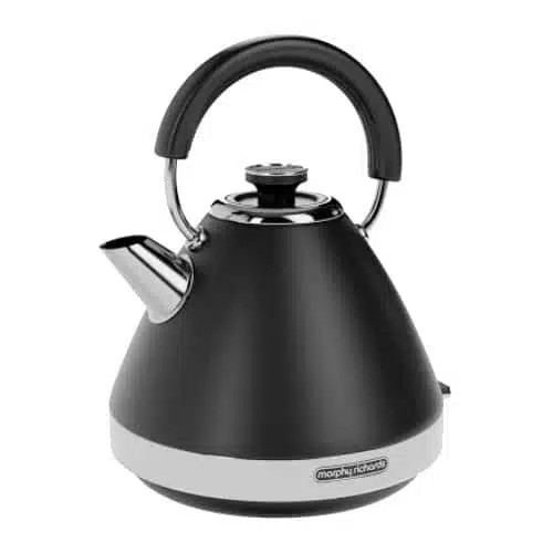קומקום חשמלי מורפי ריצ'ארד 100131 שחור